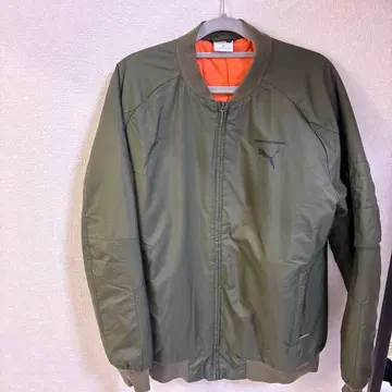 PUMA 올리브색 점퍼 M 사이즈