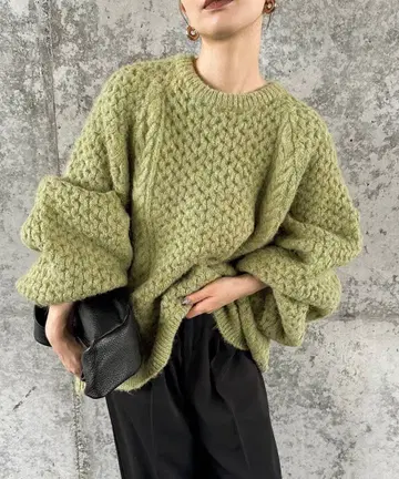 올리브 그린 볼륨 소매 니트
