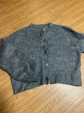 그레이 버튼 니트 가디건