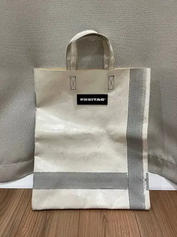 FREITAG MIAMI VICE 토트백 화이트/그레이
