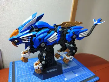 타카라토미 ZOIDS az-01 블레이드 라이거 조립 완료품