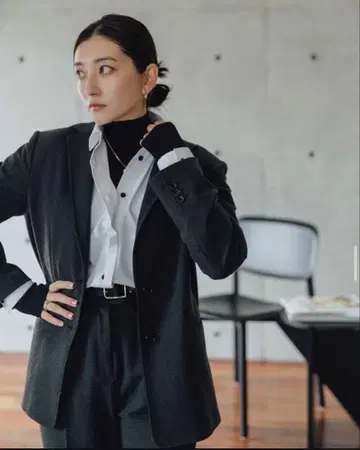 아즈사 타카조노 x AOKI 2023 콜라보 자켓