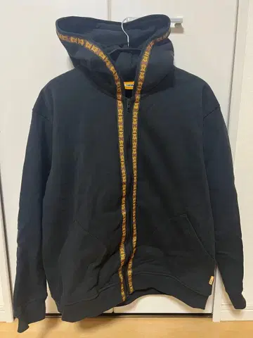 GRIP SWANY 블랙 후드티 후드 부착