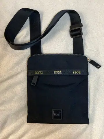 새상품급 HUGO BOSS 숄더백 바디백