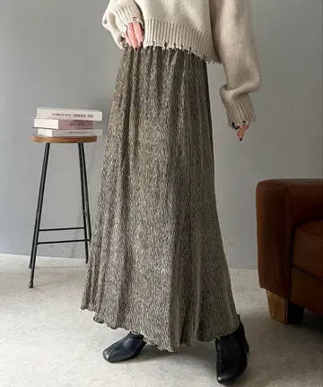 새상품 클래식 엘프 샤이니 벨로아 내로우 스커트 브라운 S 사이즈