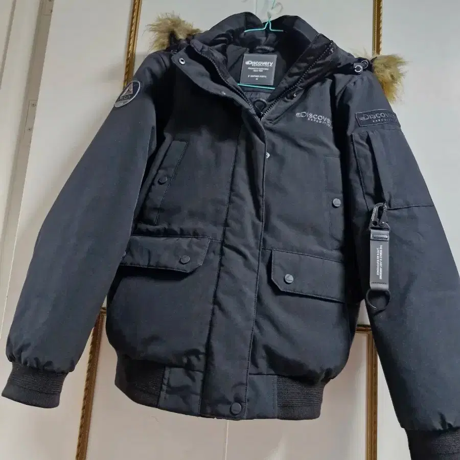 Discovery Expedition Black Women's Short Padded Jumper (90)