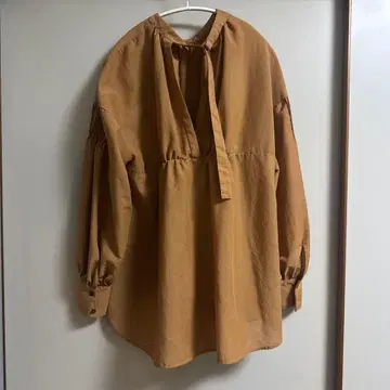 나노 유니버스 핀턱 슬리브 블라우스 긴팔