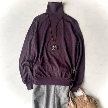 새상품급 드로어 터틀넥 니트 캐시미어 실크 퍼플