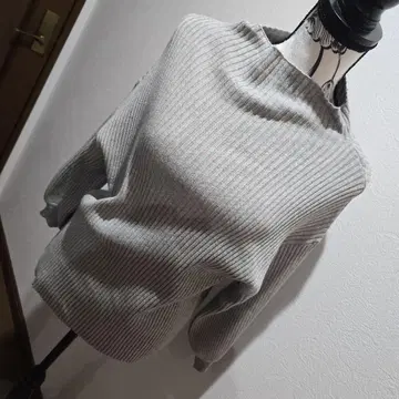 안티카 새상품급 7부 소매 리브 그레이 긴팔 니트