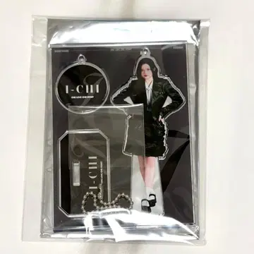 ONE LOVE ONE HEART 이치 아크릴 스탠드