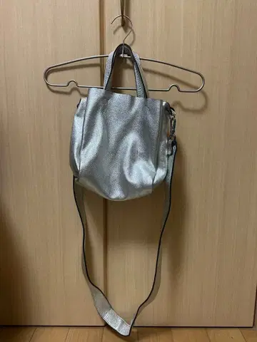 ARCADIA 실버 천연 가죽 숄더백