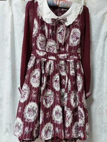 꽃무늬 버건디 원피스 긴팔