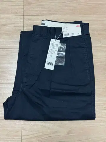 미사용 새상품 UNIQLO U 턱 와이드 팬츠 463985 W85