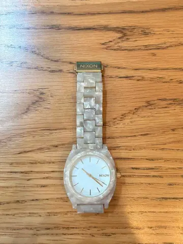 NIXON 화이트 아세테이트 손목시계