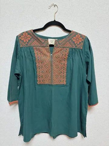 [새상품] TITICACA 자수 장식 그린 셔츠 F 사이즈