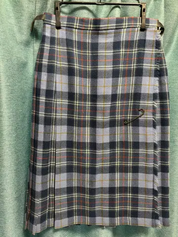 울 100% 블루 계열 체크 무늬 퀼트 스커트