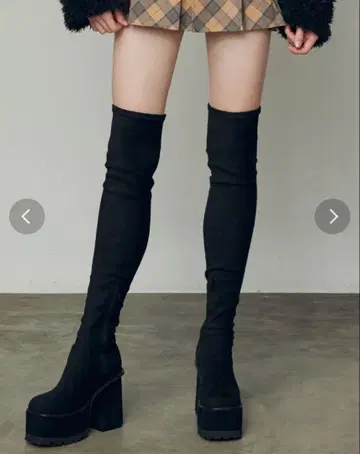 EMODA 에모다 스퀘어 핏 롱 부츠 M 사이즈