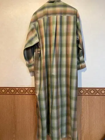 AURALEE 그린 계열 체크 롱 셔츠 원피스