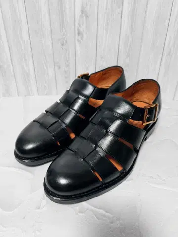 새상품급 잘란 스리와야 구르카 샌들 사이즈 6 edward