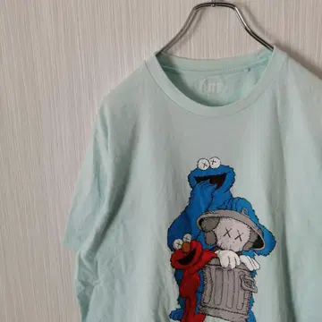 UNIQLO T셔츠 UT KAWS 세서미 스트리트