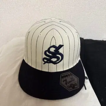 7UNION 스트라이프 야구 모자