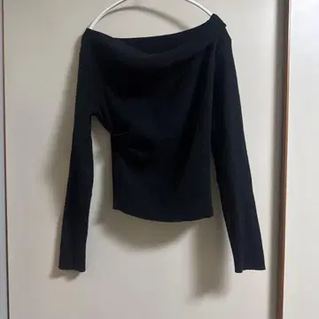 mystic 오프숄더 립 니트