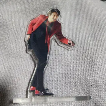 콘도 마사히코 아크릴 스탠드 빨간색과 블랙 의상