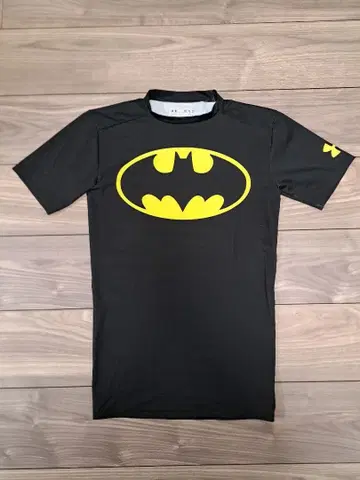 UNDER ARMOR x BATMAN 히트 기어 T셔츠