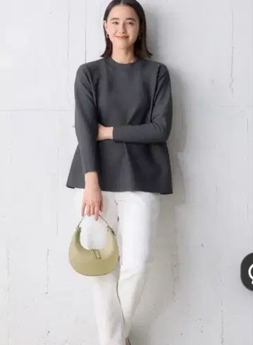 [ 미사용 새상품 ] 안피로 페플럼 니트