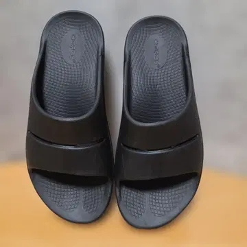 OOFOS 우포스 리커버리 샌들 40 블랙 컬러 미사용