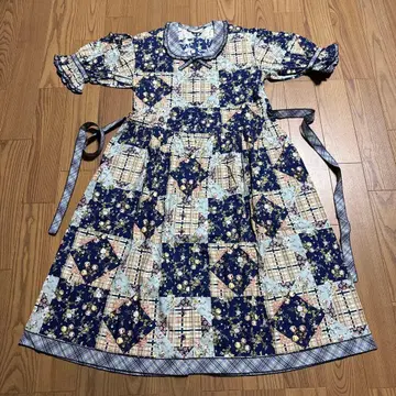 프릴 패치워크 패턴 원피스 네이비 계열 보정 있음