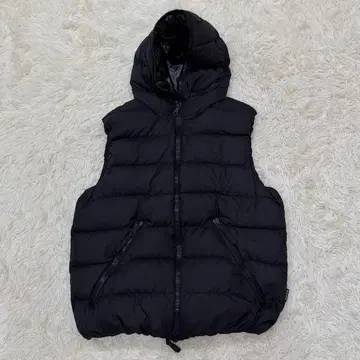 1634 새상품급 DUVETICA 다운 베스트 아리스테오 매트 50 블랙