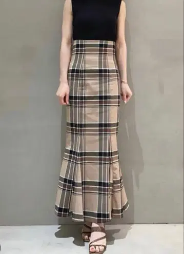 SNIDEL 하이웨스트 타이트 헤므 플레어 체크 스커트 BEG 00