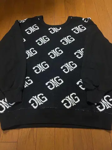 로고 블랙 긴팔 맨투맨