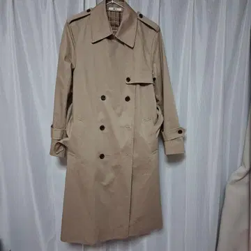 유니클로 베이지 더블 브레스트 트렌치코트