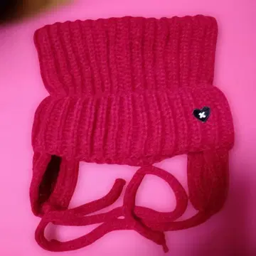 Handmade 빨간색 리브 니트 모자 귀도리 포함 (약간 큼)
