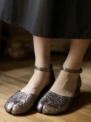 SESTO 세스트 타비 펌프스 실버 23.0