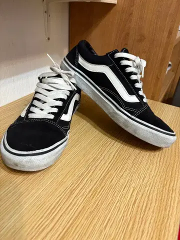 Vans 블랙/화이트 스니커즈