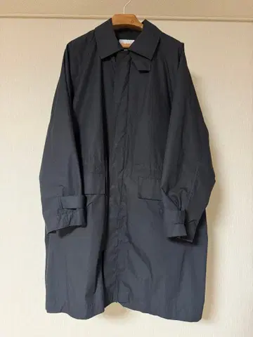 STILL BY HAND 스텐 칼라 코트