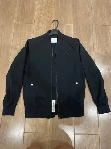 새상품급 TRAVIS MATHEW 트라비스 마슈 MA-1 블랙 사이즈 M