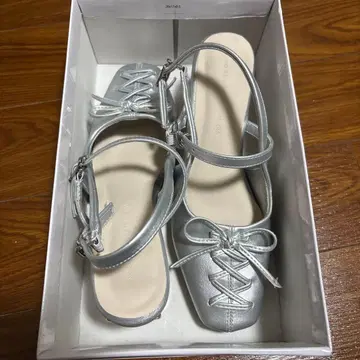 레이스업 클리어 힐 뮬 MAJESTIC LEGON