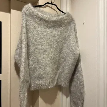 에포카 그레이 오프숄더 니트 스웨터 40