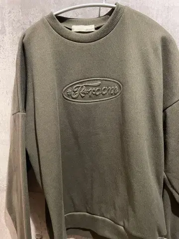 Re:room 올리브 그린 맨투맨