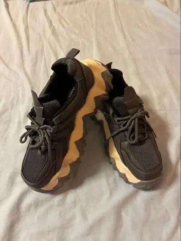 통굽 대드 스니커즈