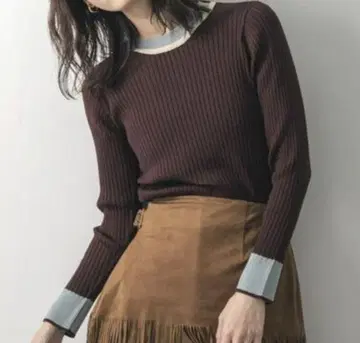 바이컬러 컴팩트 스웨터 브라운