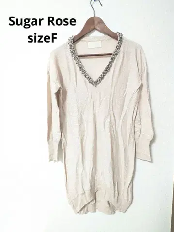 새상품급 Sugar Rose 비즈 장식 V넥 니트 베이지 F