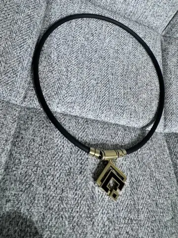 코란토테 목걸이 골드