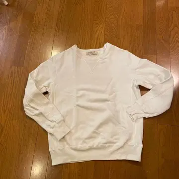 REMI RELIEF 화이트 맨투맨 SIZE:M