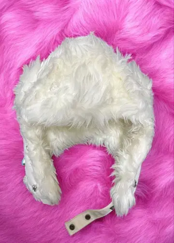 리메이크 비슈 큐빅 보석 플라이트 캡 화이트