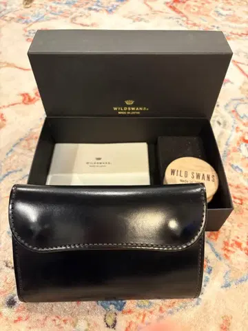 와일드 스완스 번 블랙